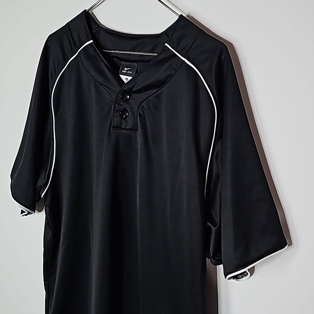 Nike drifit medium black short sleeve athletic wear jersey - Picture 3 of 8